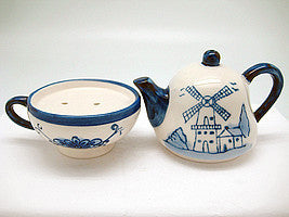 Ceramic Salt and Pepper Shakers: Tea Cup/Pot - OktoberfestHaus.com
 - 1