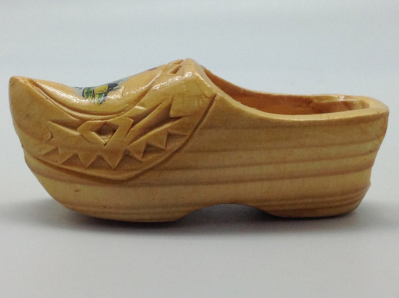 Napkin Ring Holder Wooden Shoe Carved Trim - OktoberfestHaus.com
 - 4