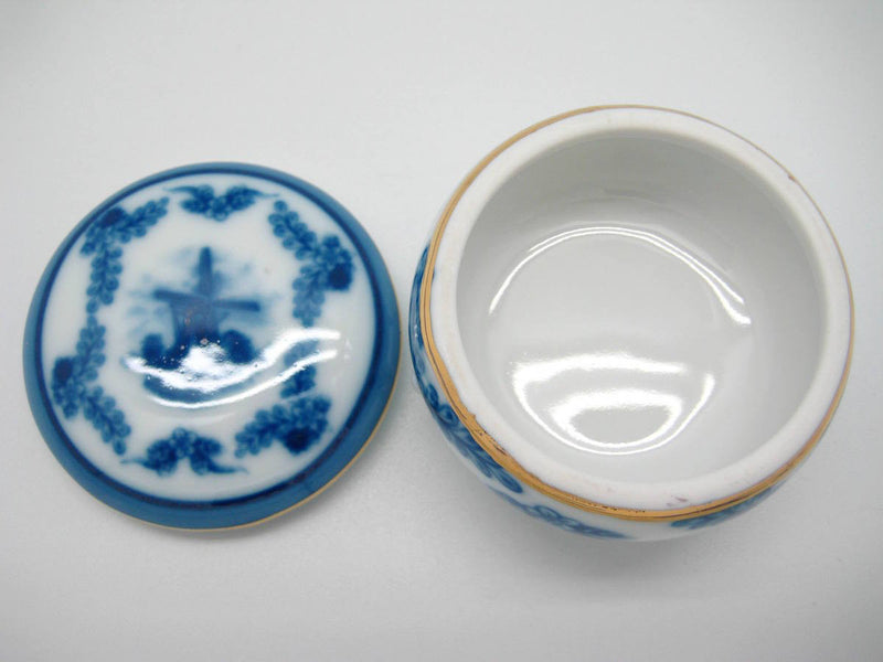 Vintage Victorian Antique Round Jewelry Box Delft Blue - OktoberfestHaus.com
 - 3