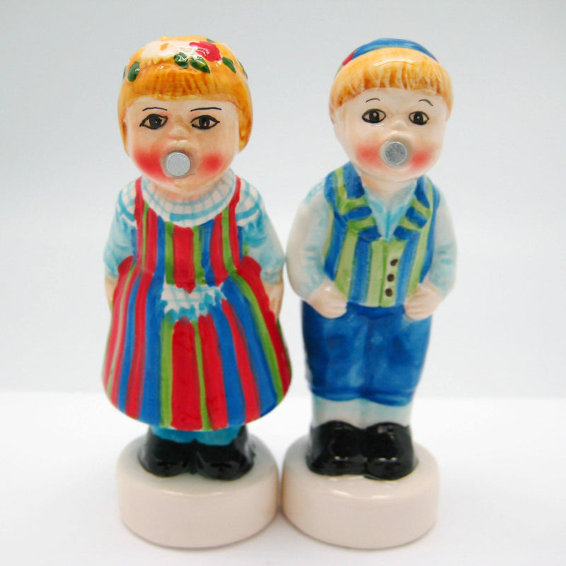 Collectible Magnetic Salt and Pepper Shakers Finnish - OktoberfestHaus.com
 - 2