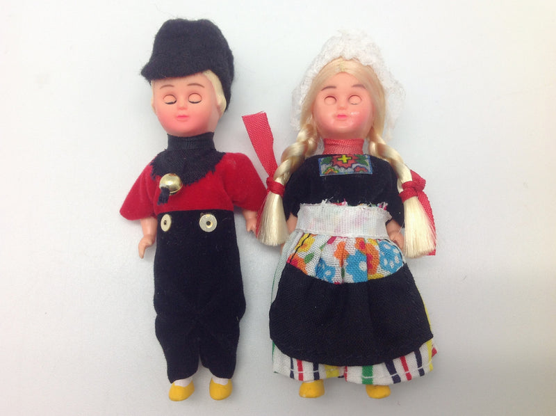 Ethnic Dutch Dolls Costume Boy and Girl - OktoberfestHaus.com
 - 3